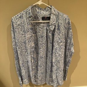 Vineyard Vines Casual button down shirt size L
